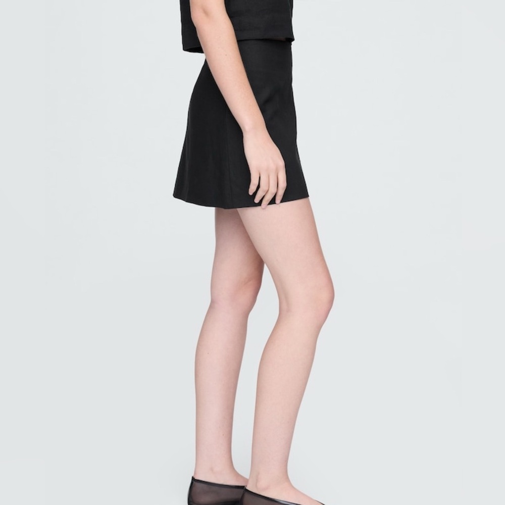NWT Gap Black Linen-Blend Mini Skort Size S Petite- SOLD OUT